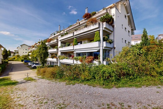 view of apartment building / complex
