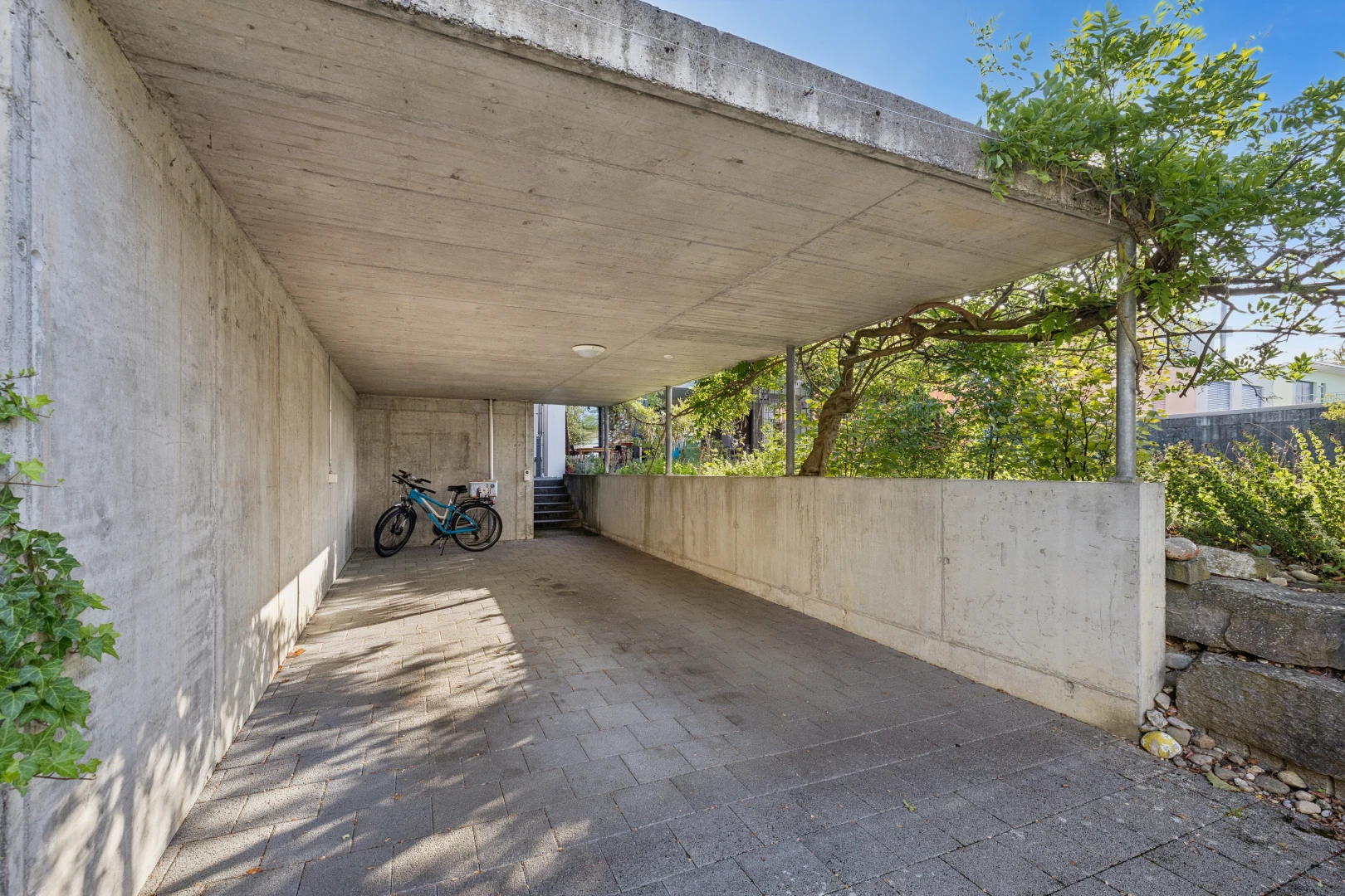 terrasse mit carport angeschlossen, day time, und from property