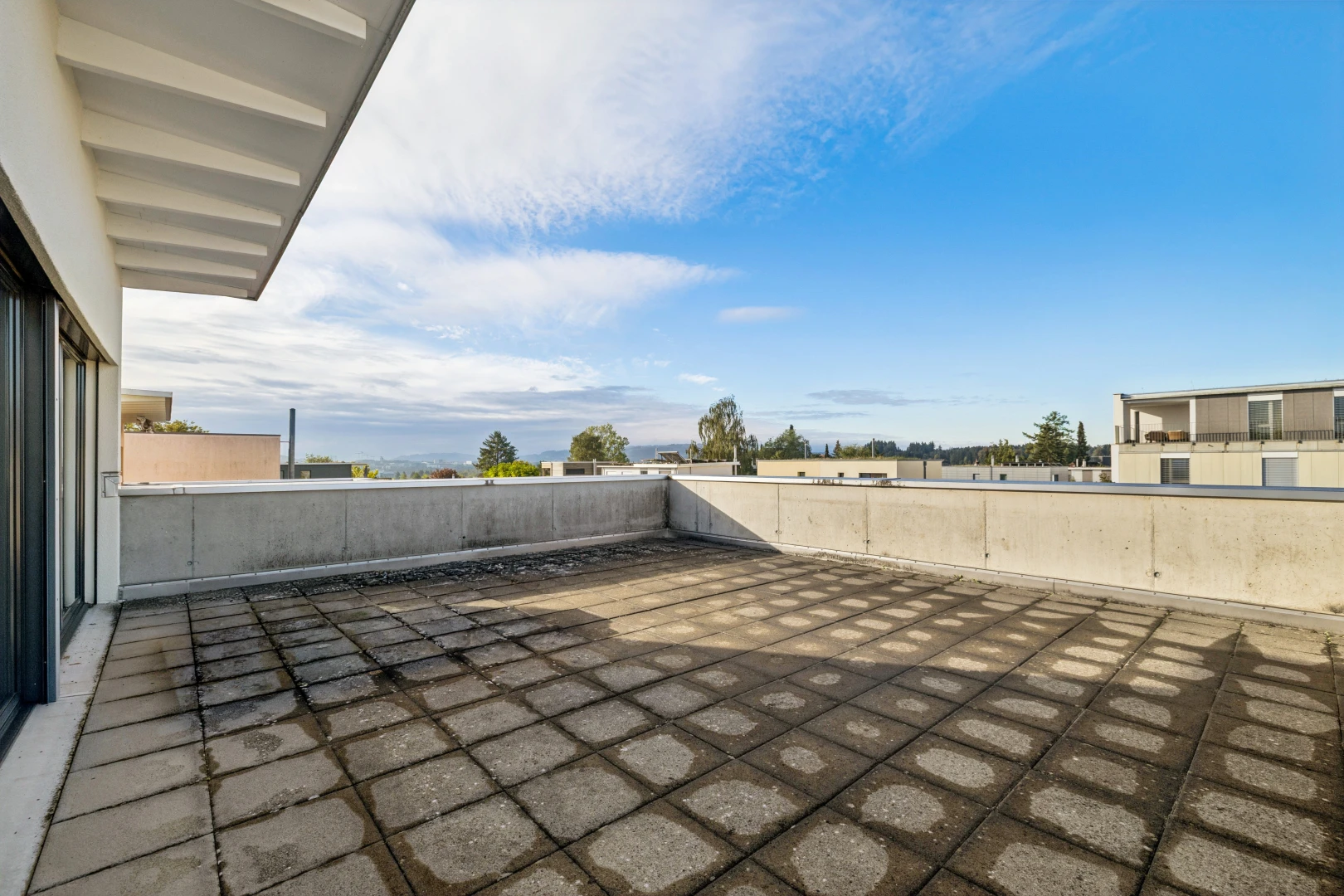 terrasse mit terrasse, from property, view focus, und day time