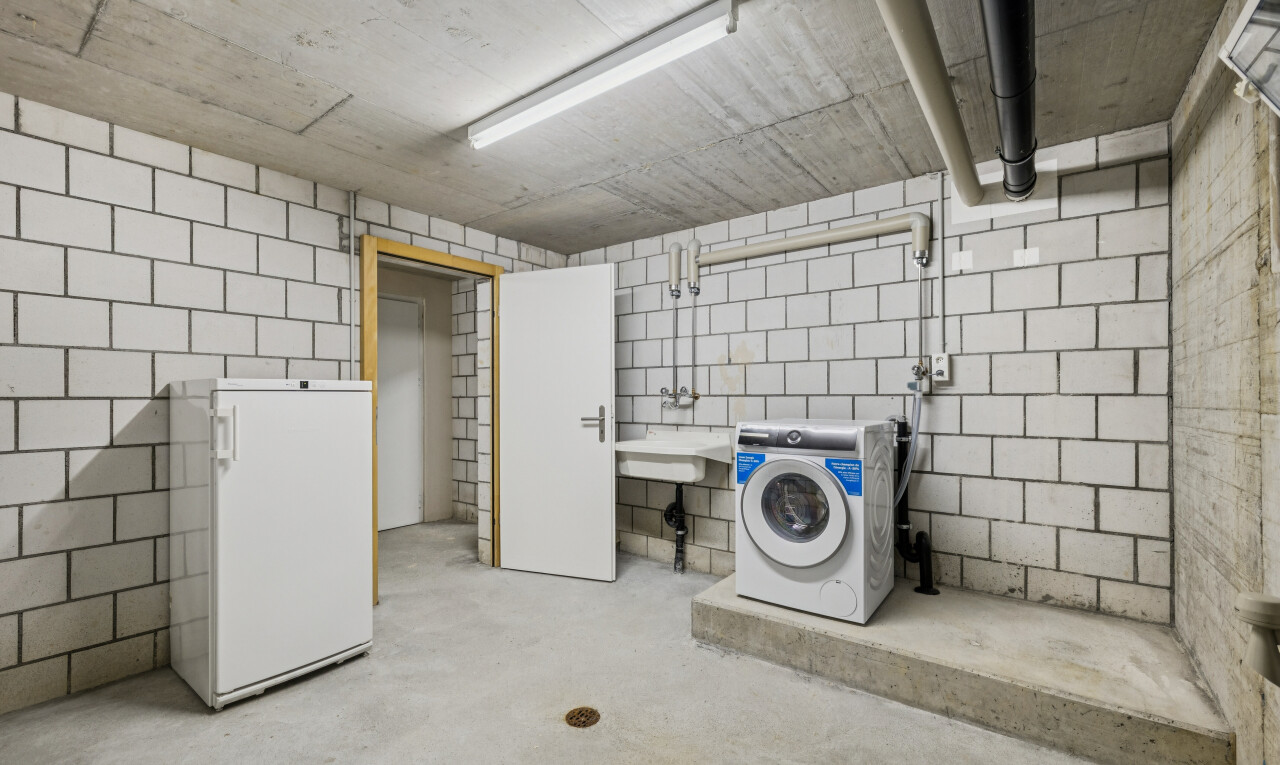 laundry room with washer / clothes dryer