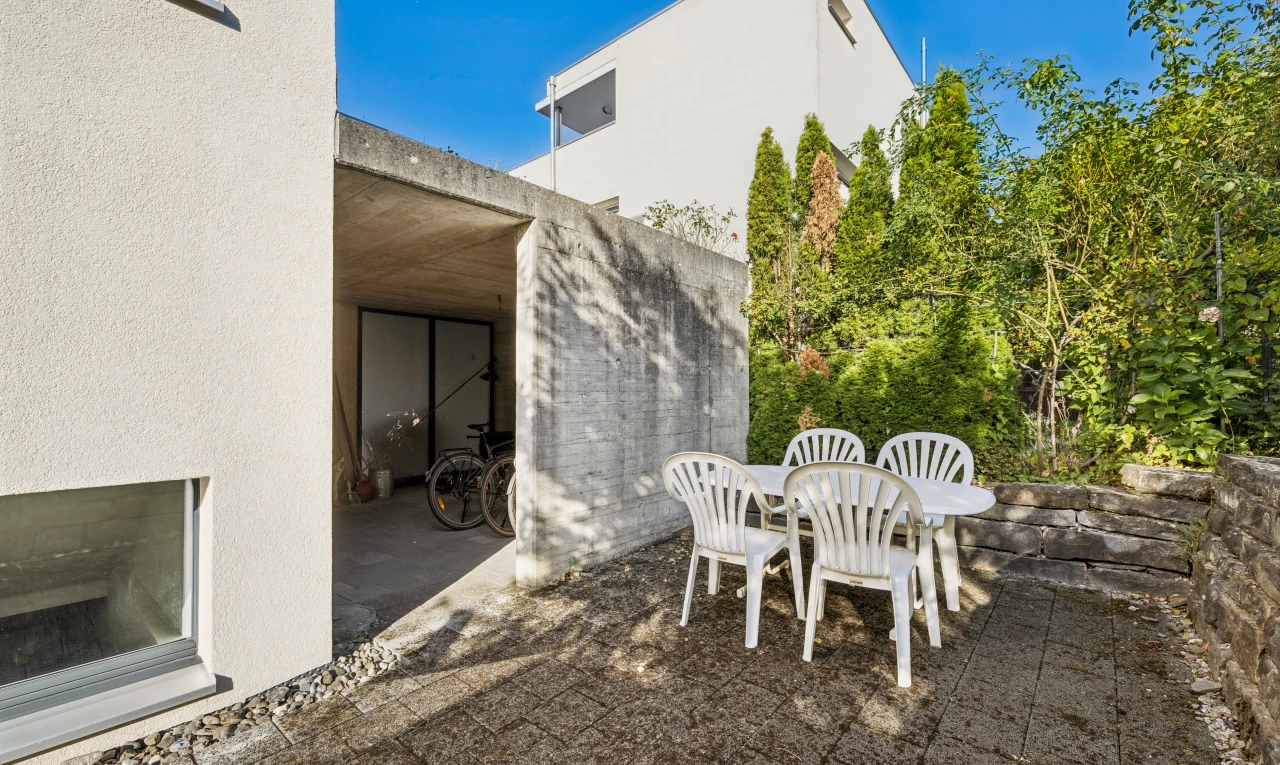 terrasse mit terrasse, essbereich im freien, from property, und day time