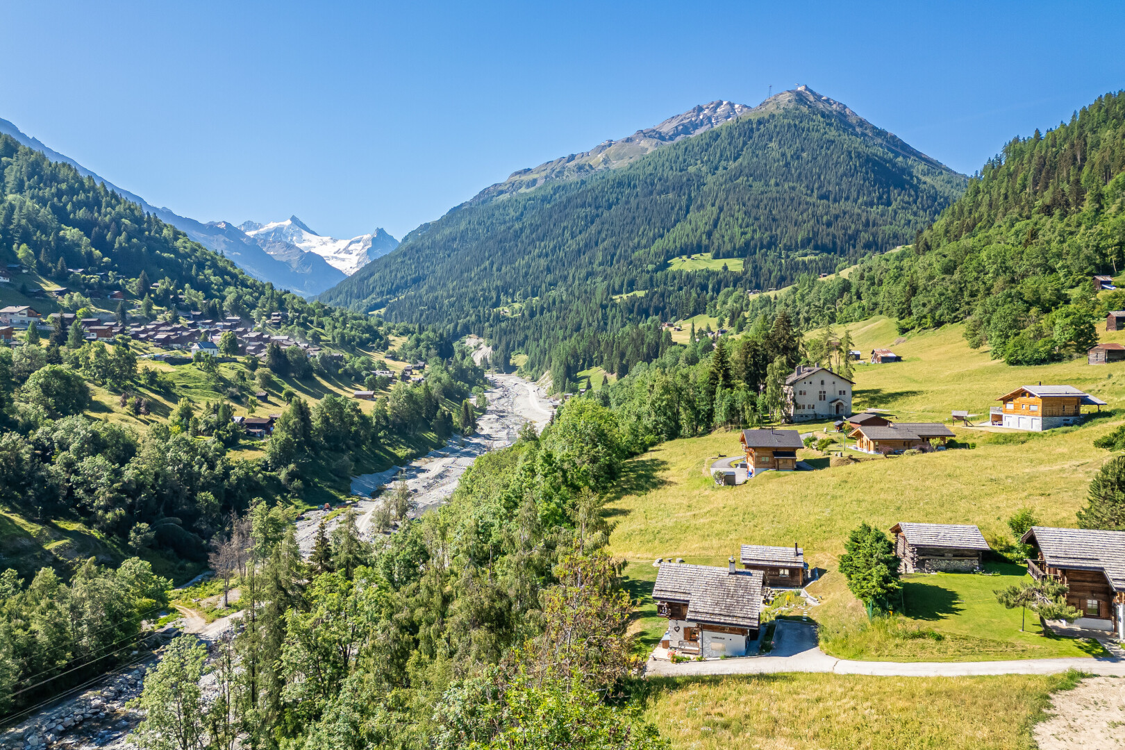 vue sur la montagne avec day time, mountain view, vue sur la montagne, et aerial view
