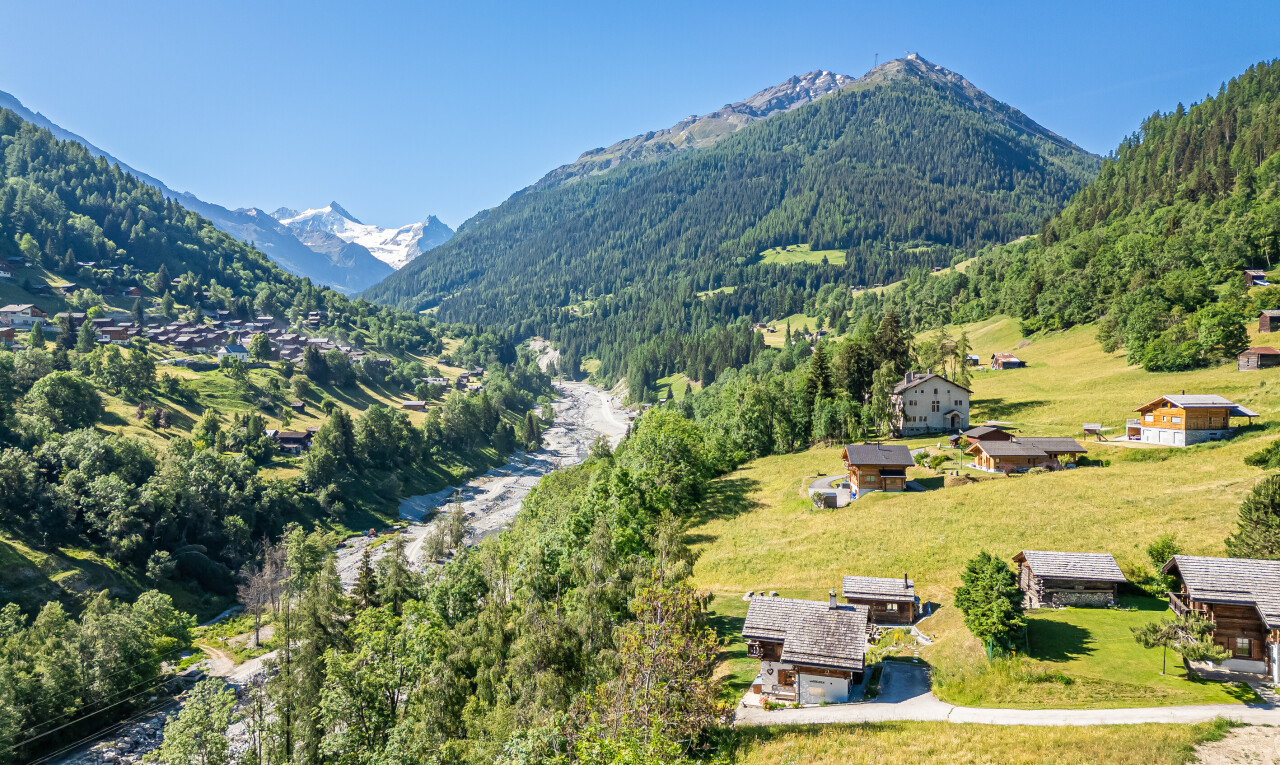 vue sur la montagne avec day time, mountain view, vue sur la montagne, et aerial view