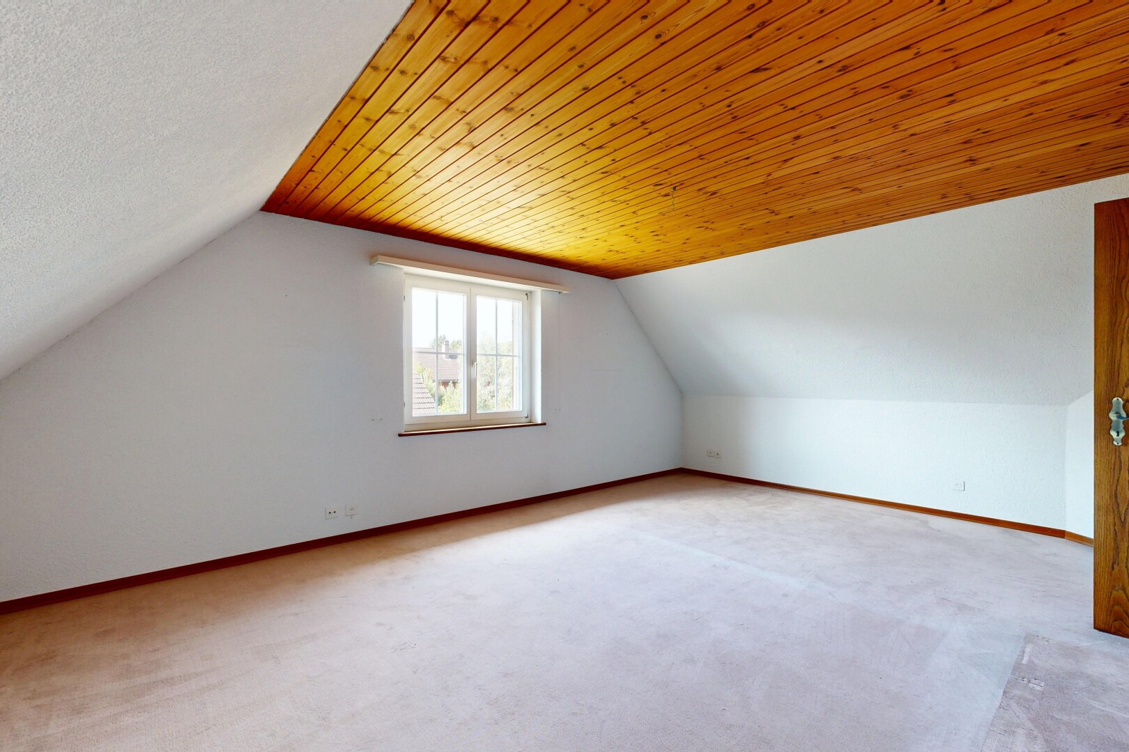leerer raum mit zusätzliches zimmer, carpet, teppich, baseboards wall, und sockelleisten