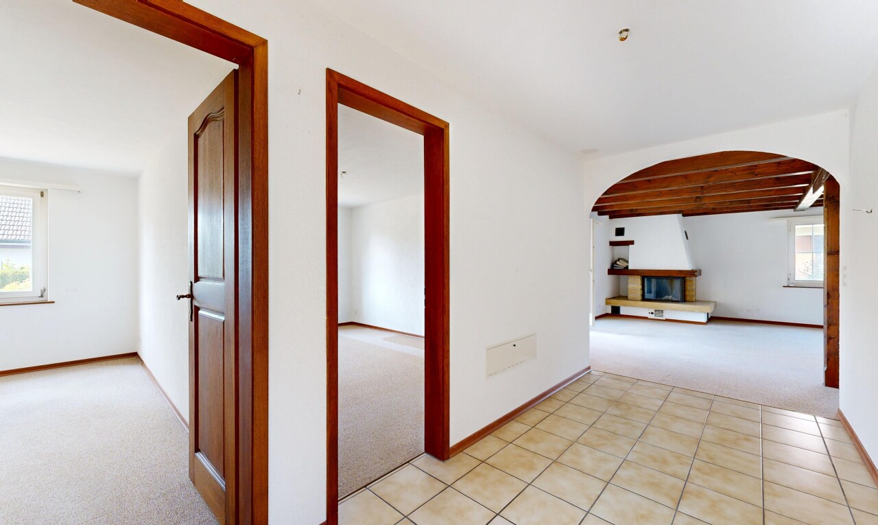 halle / korridor mit carpet, teppich, drywall, gipskartonwand, und light floor