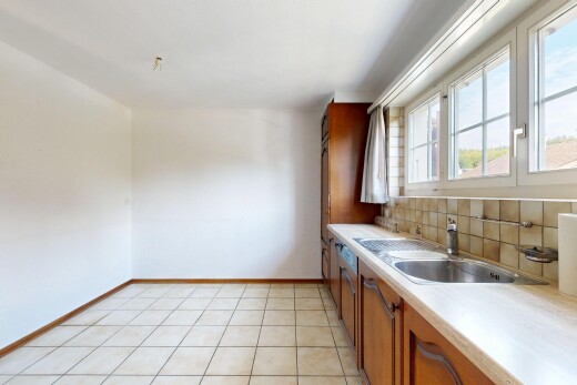 küche mit küchenrückwand beim herd, küchenrückwand beim Herd, light floor, light countertops, und arbeitsplatten