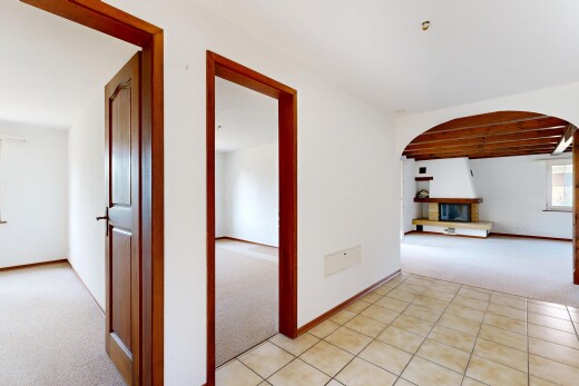 halle / korridor mit carpet, teppich, drywall, gipskartonwand, und light floor