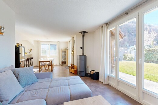 salon / salle à manger avec inside property, cloison sèche, drywall, lumière naturelle, et natural light