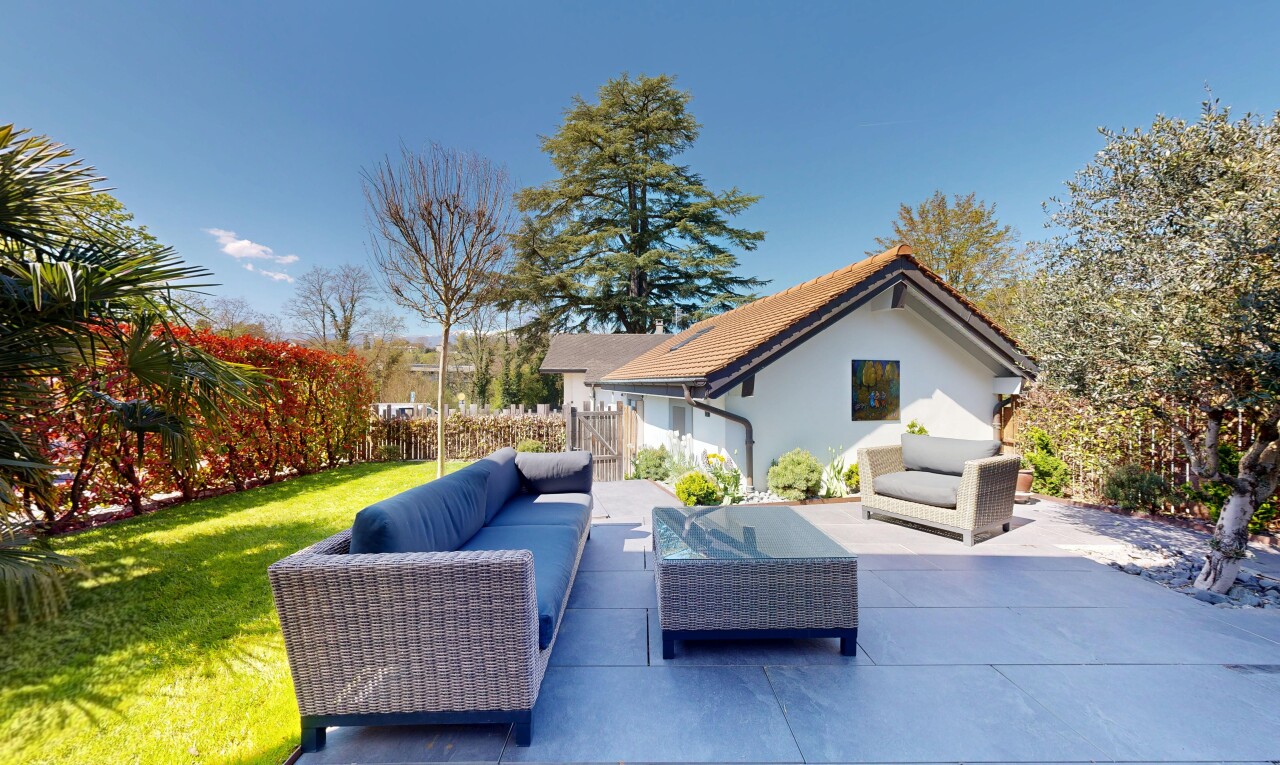 patio / terrace featuring an outdoor lounge area and a patio area