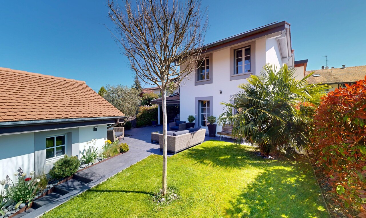 Élégance et confort dans une maison familiale avec jardin à Satigny