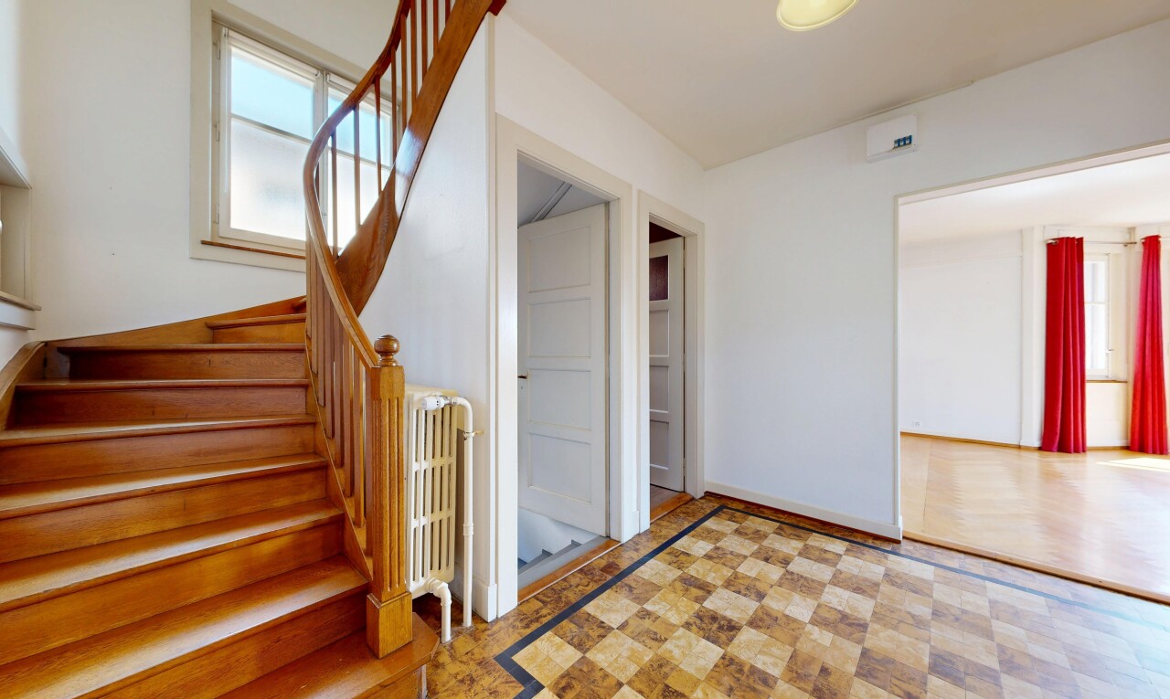 treppe mit treppen, natürliches licht, natural light, gipskartonwand, und drywall