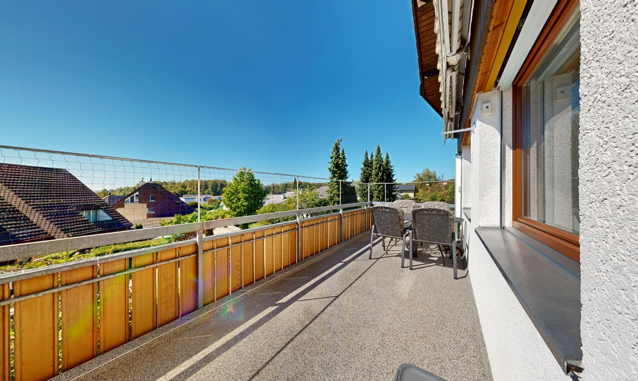 balkon mit from property, view focus, und day time
