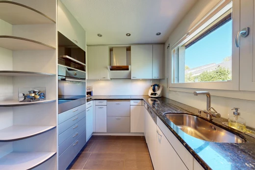 küche mit open shelves, offene regale, waschbecken, day time, und ofen
