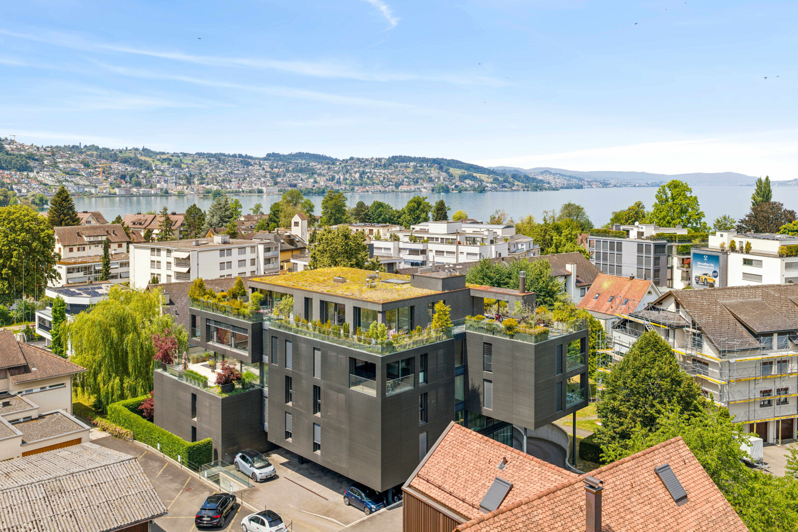 außenansicht mit mountain view, blick auf die berge, water view, seesicht, und day time