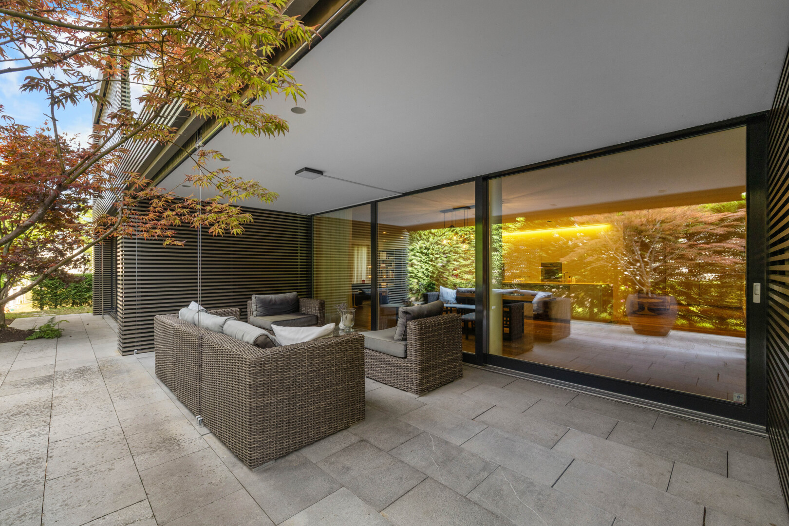 terrasse mit wohnraum im freien, from property, und terrasse
