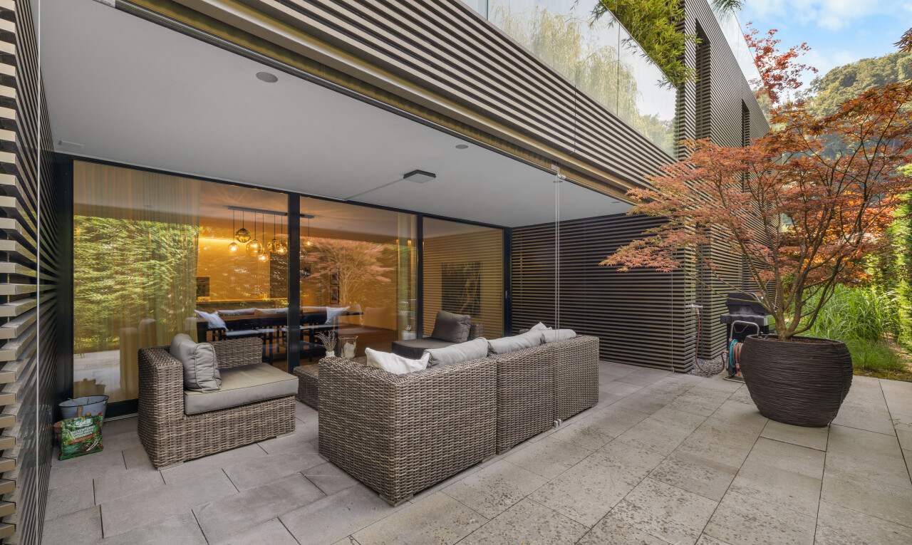 terrasse mit terrasse, wohnraum im freien, property visible, und day time