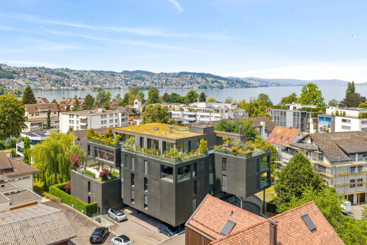 außenansicht mit mountain view, blick auf die berge, water view, seesicht, und day time
