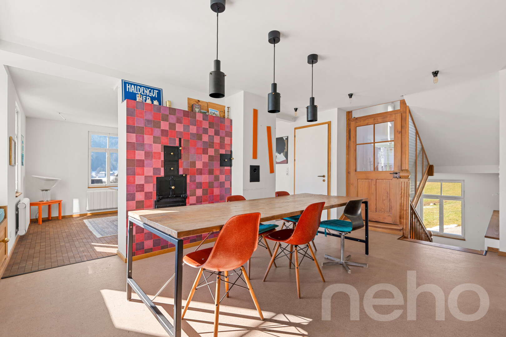esszimmer mit gipskartonwand, drywall, inside property, natürliches licht, und natural light