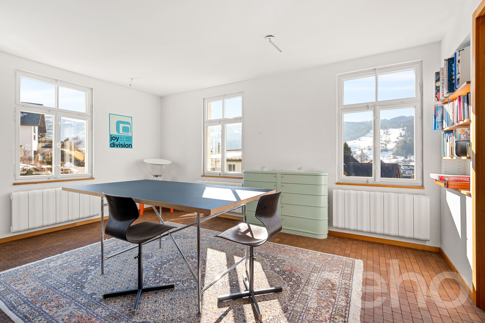 esszimmer mit kühler, inside property, natürliches licht, natural light, und drywall