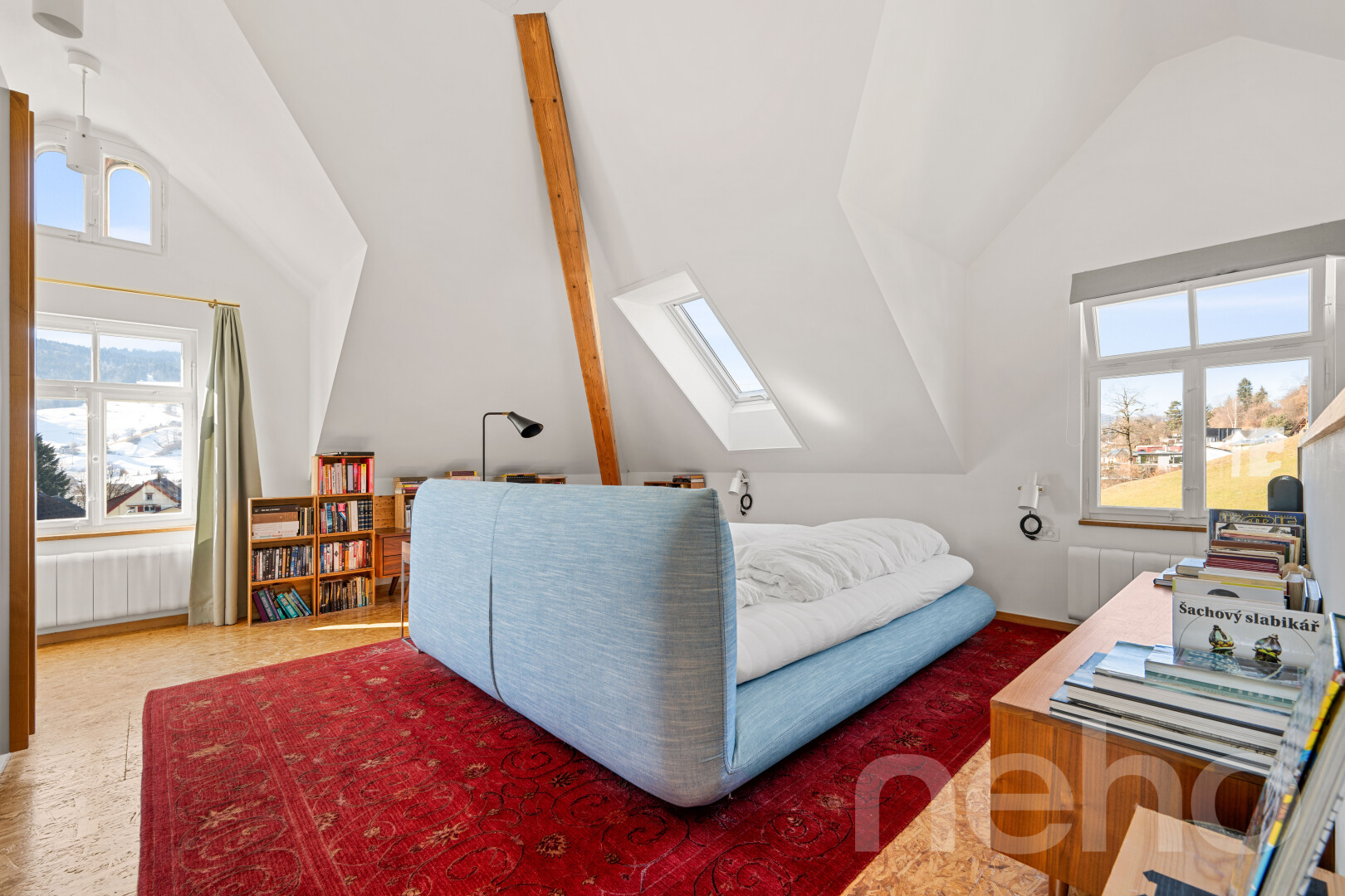 zimmer / schlafzimmer mit day time, dachfenster, natürliches licht, natural light, und zusätzliches zimmer