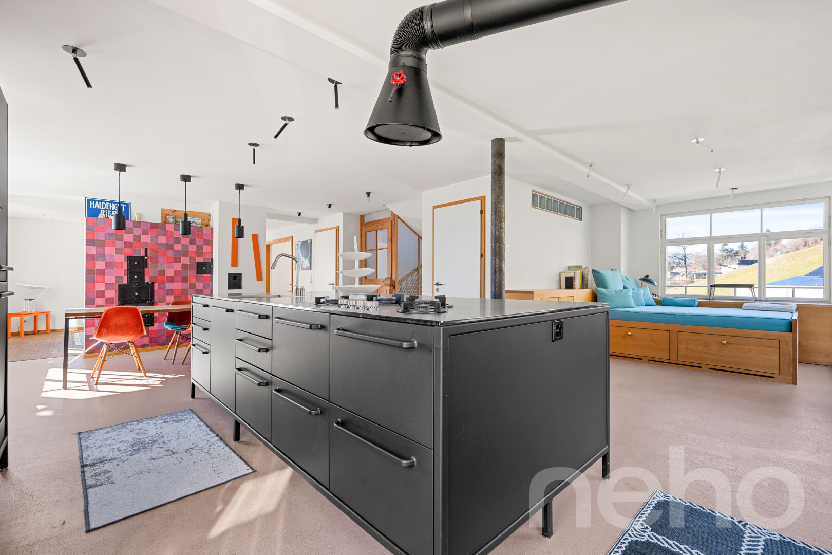 küche mit opens to living area, öffnet sich zum wohnraum, inside property, kitchen island, und kücheninsel