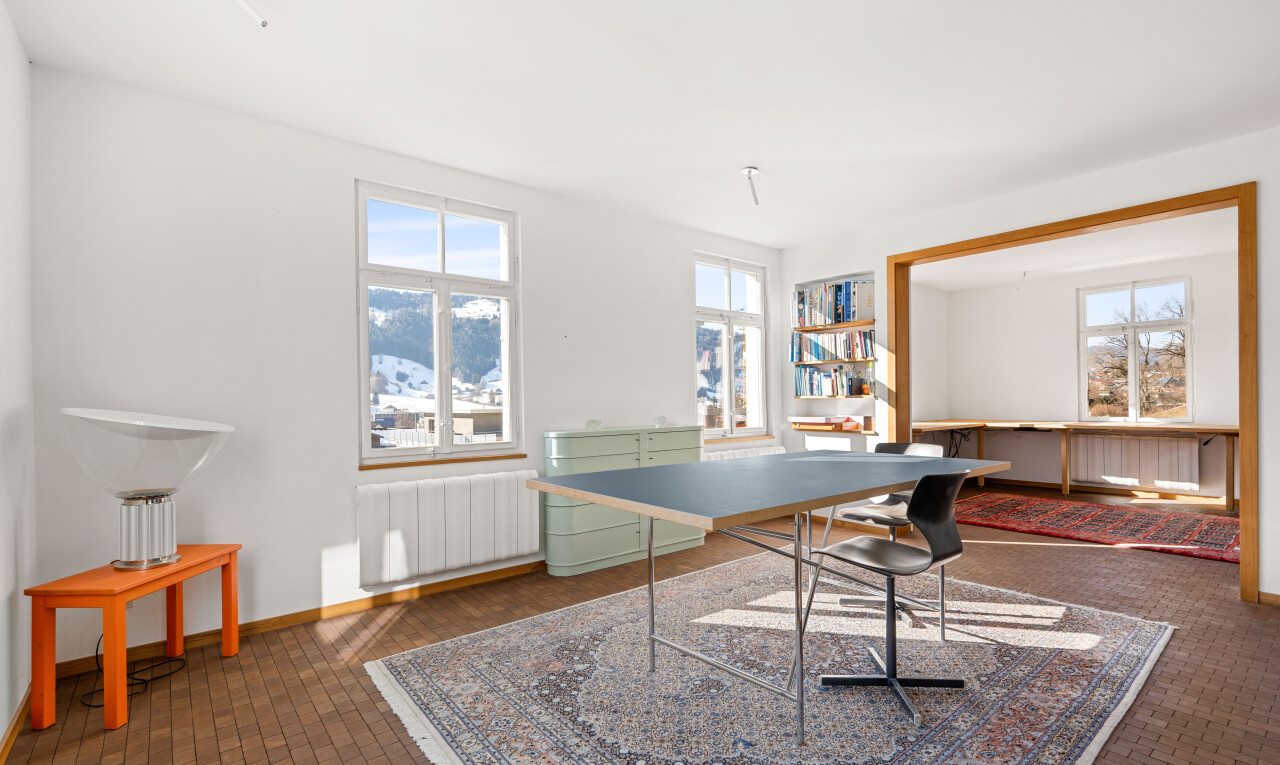 esszimmer mit kühler, day time, inside property, gipskartonwand, und drywall