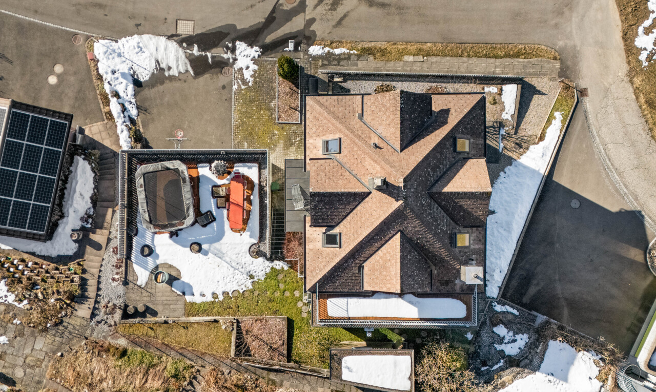 lage auf der karte mit aerial map