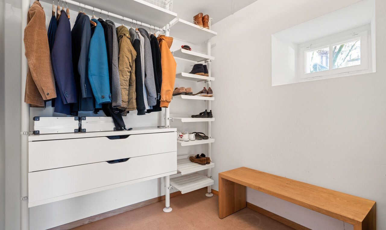 dressing avec light floor, carpet, et moquette