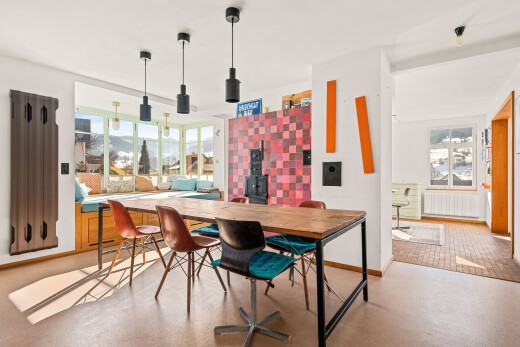 esszimmer mit inside property, gipskartonwand, drywall, kühler, und natürliches licht