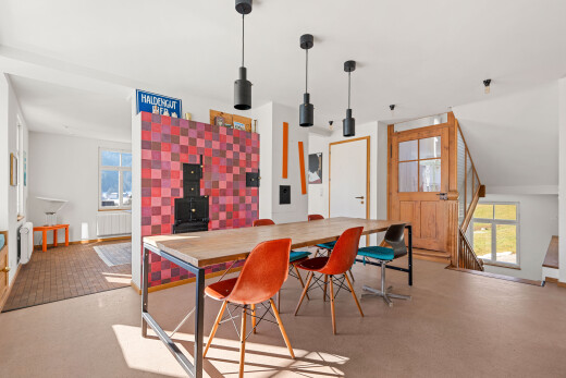 esszimmer mit gipskartonwand, drywall, inside property, natürliches licht, und natural light