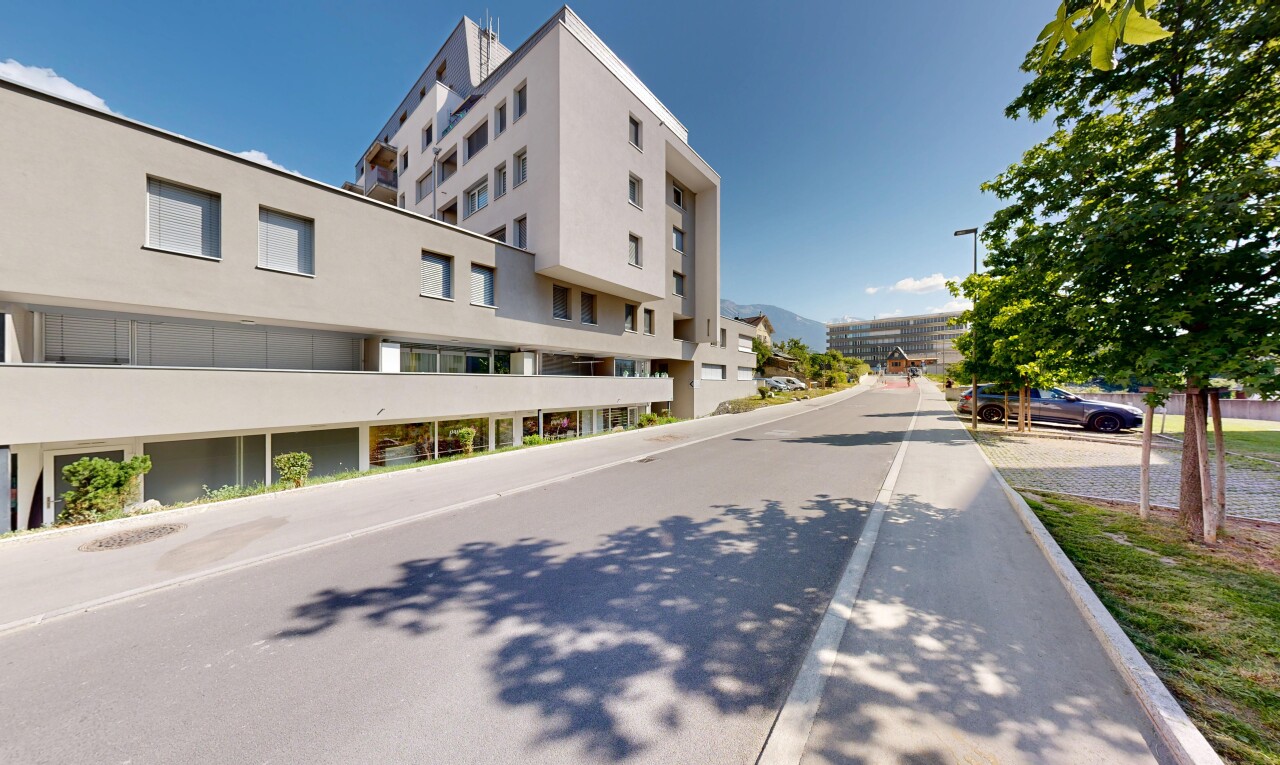 Wunderschöne neuwertige 2,5-Zimmer-Wohnung in Siders