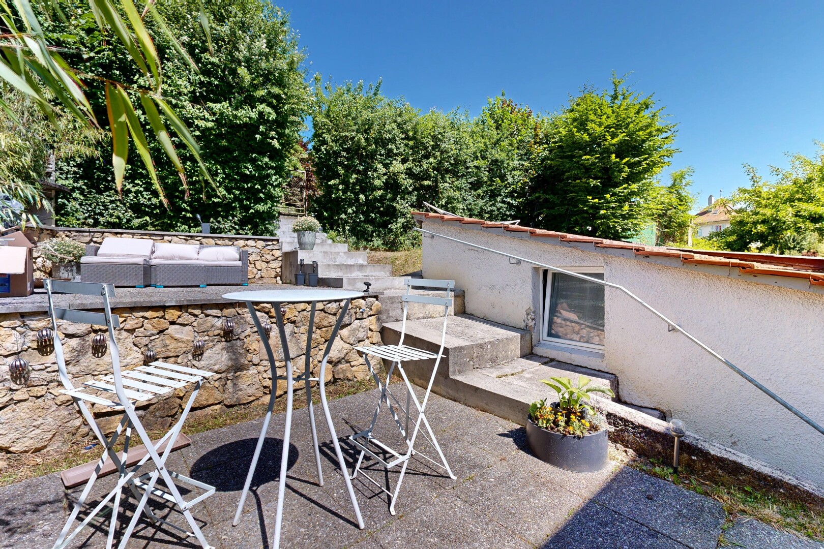 terrasse mit terrasse, day time, und from property