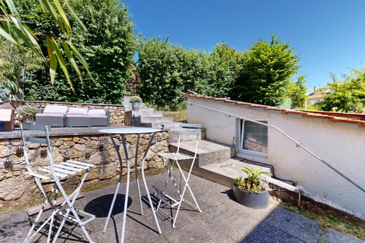 terrasse mit terrasse, day time, und from property