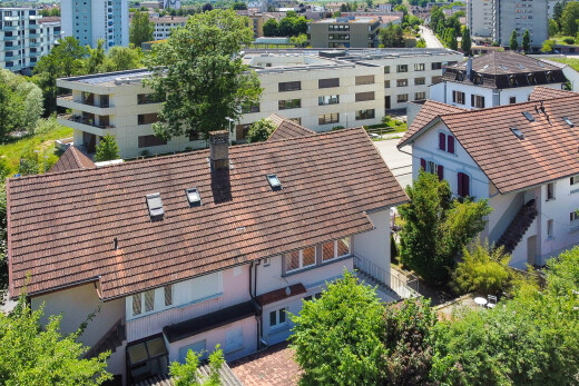 außenansicht mit drone view und schornstein