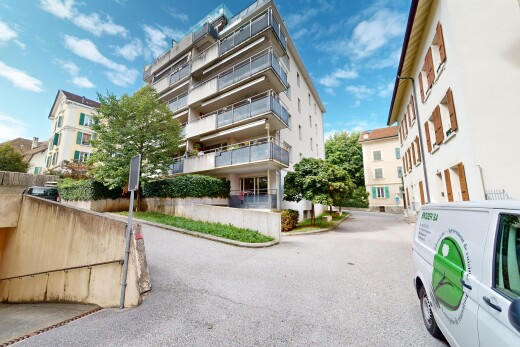 extérieur du bâtiment avec day time, vue sur le complexe d'appartements, et apartment complex view