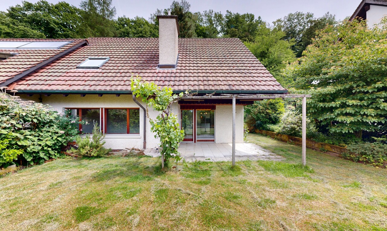 außenansicht mit schornstein, ziegeldach, terrasse, from property, und rasen