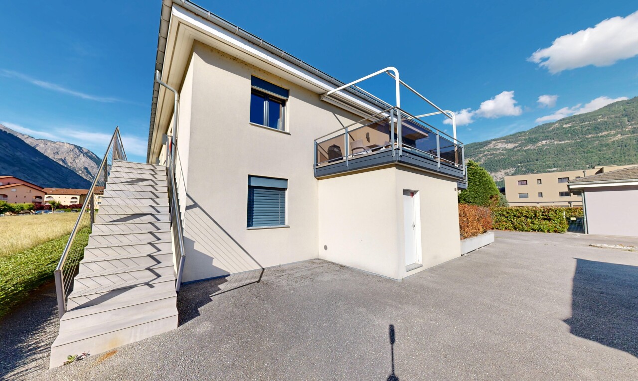 terrasse avec vue sur la montagne, mountain view, day time, et from property