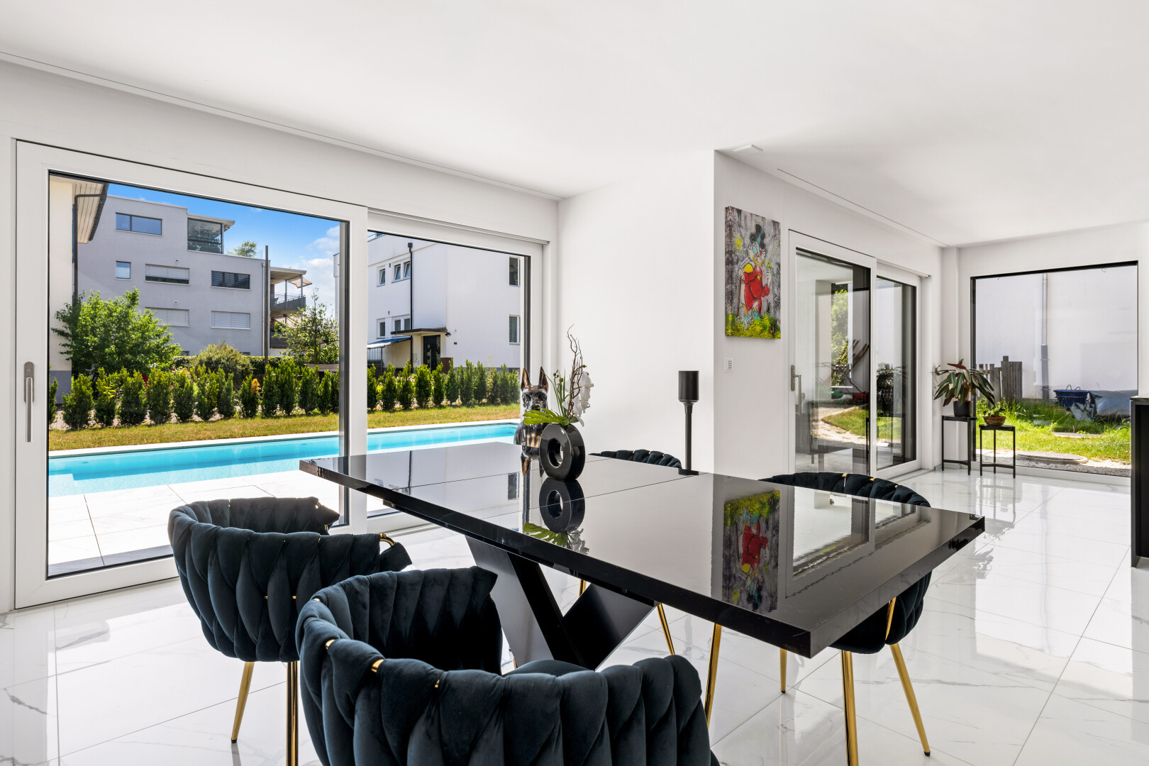 esszimmer mit gipskartonwand, drywall, marmorboden, marble finish floor, und day time