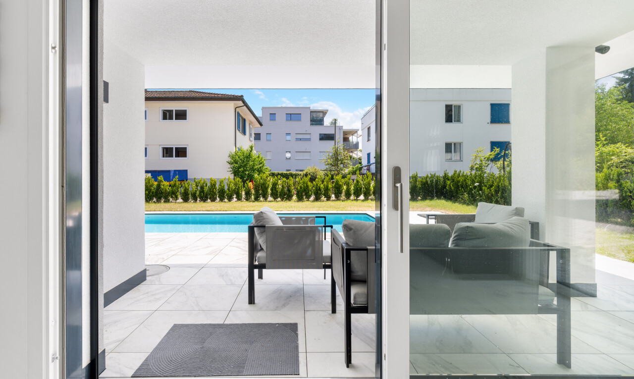 terrasse mit schwimmbad, terrasse, day time, und wohnraum im freien