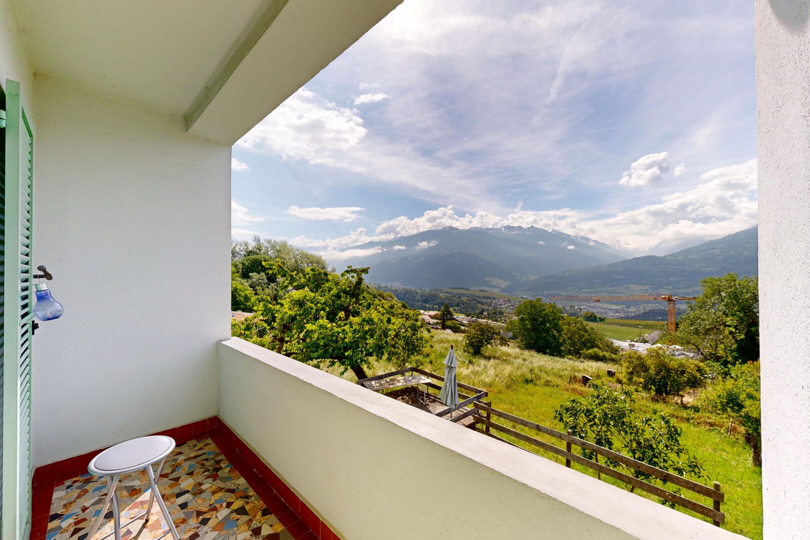balcon avec balcon, from property, day time, vue sur la montagne, et mountain view