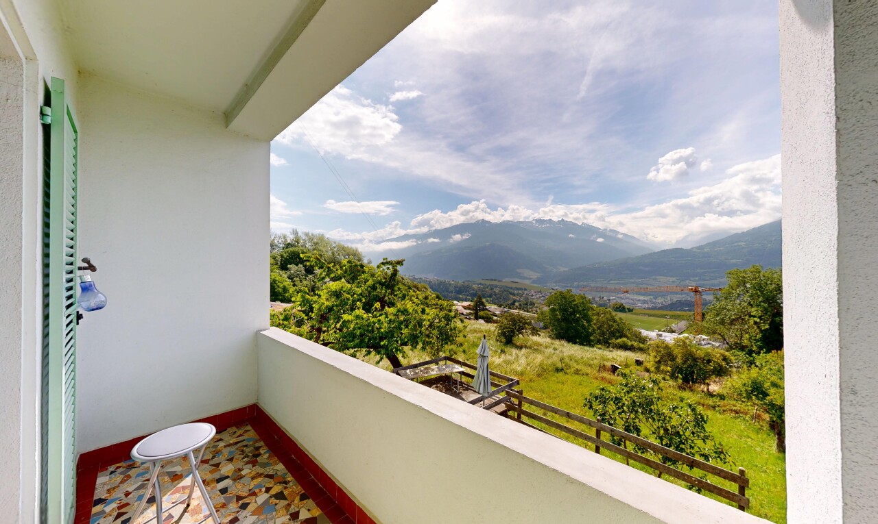 balcon avec balcon, from property, day time, vue sur la montagne, et mountain view