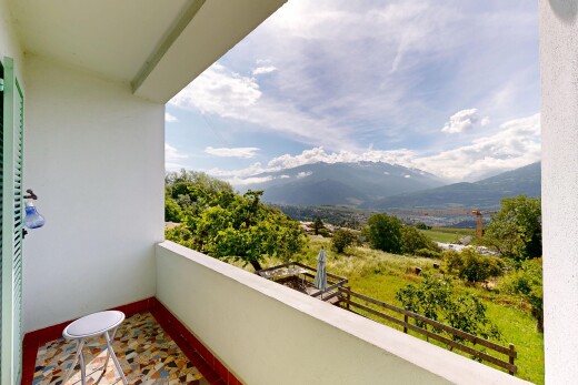 balcon avec balcon, from property, day time, vue sur la montagne, et mountain view