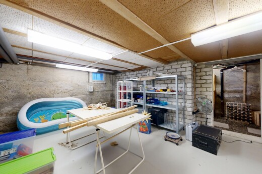 piscine avec inside property