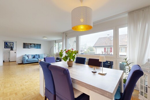 wohn- / esszimmer mit inside property, natural light, natürliches licht, parquet floor, und drywall