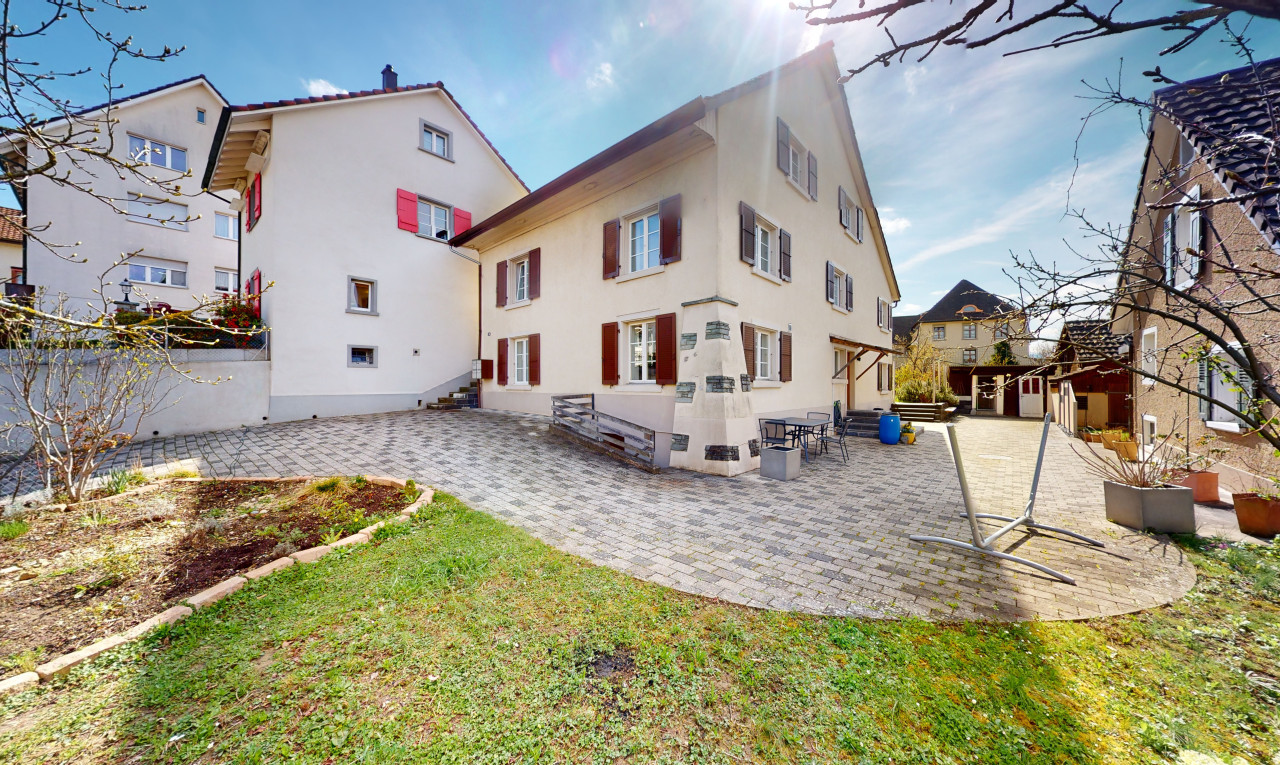 Mehrgenerationenhaus mit 3 Wohnungen und Entwicklungspotenzial
