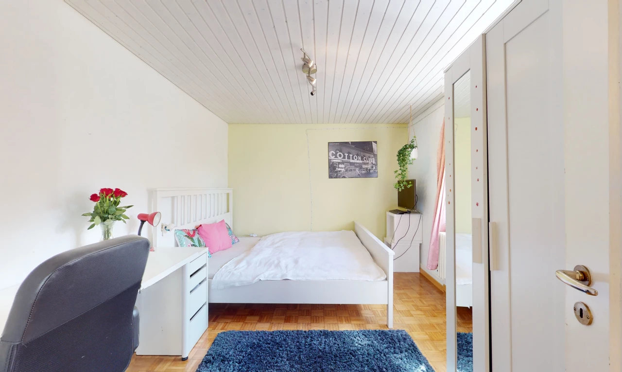 chambre à coucher avec parquet