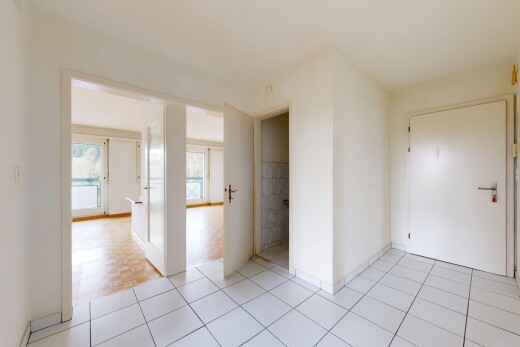 pièce vide avec light floor, lumière naturelle, natural light, cloison sèche, et drywall