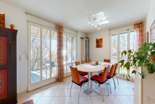 esszimmer mit inside property, natural light, natürliches licht, drywall, und gipskartonwand