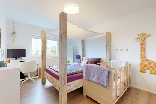 chambre avec espace bureau, sol en finition bois, wood finish floor, cloison sèche, et drywall