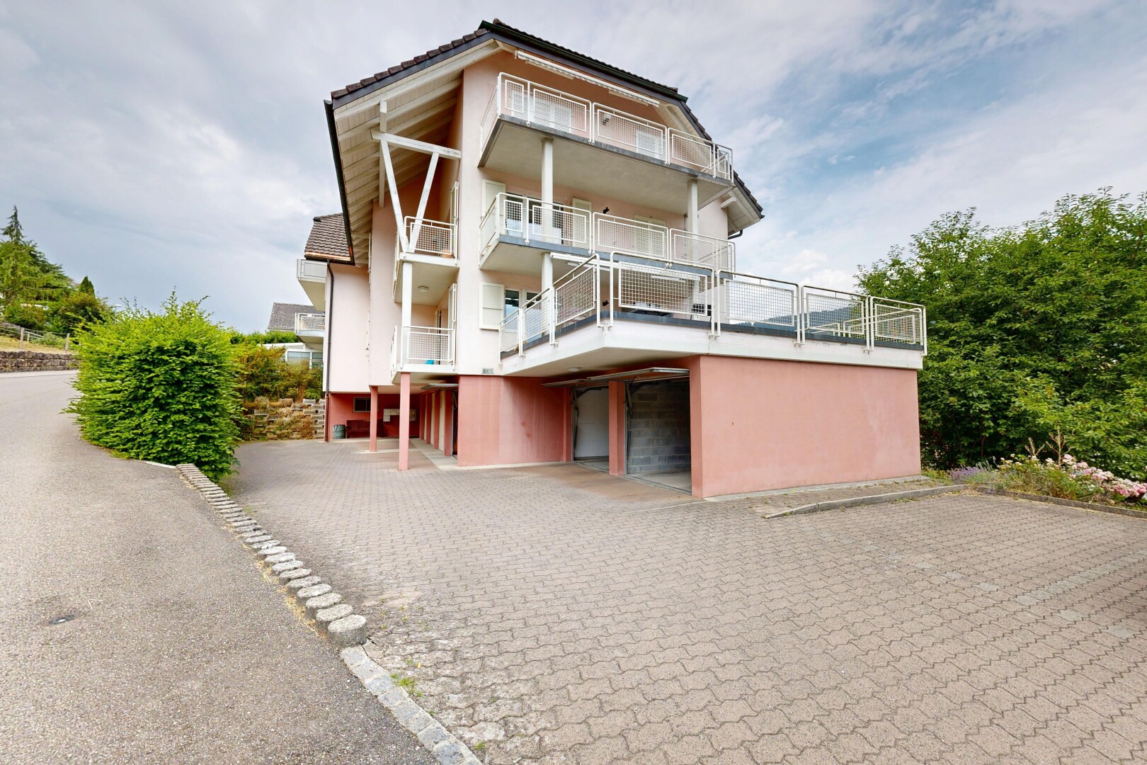 façade avec balcon